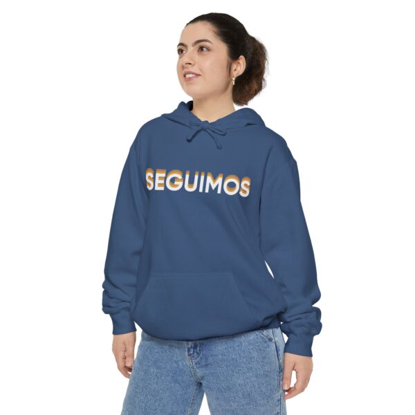11708540623496805459_2048.jpeg "Seguimos" Echo Hoodie