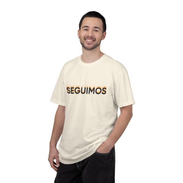 "Seguimos" Echo Crew Neck Tee