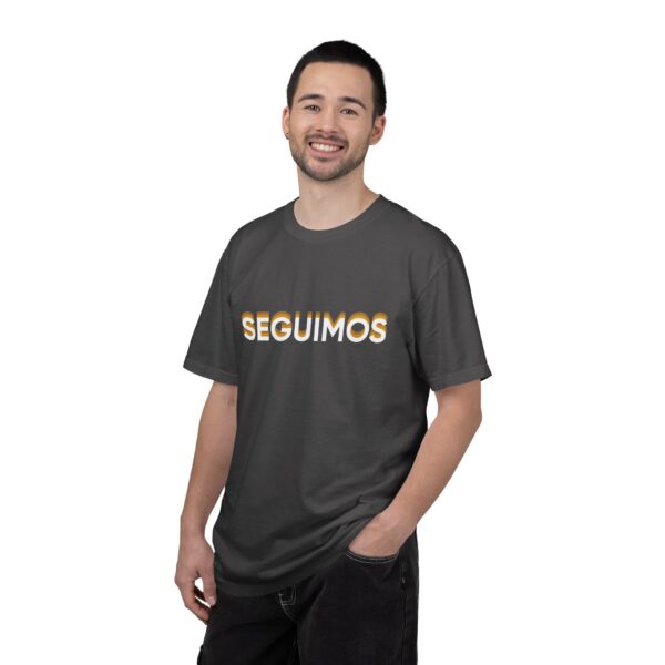 "Seguimos" Echo Crew Neck Tee